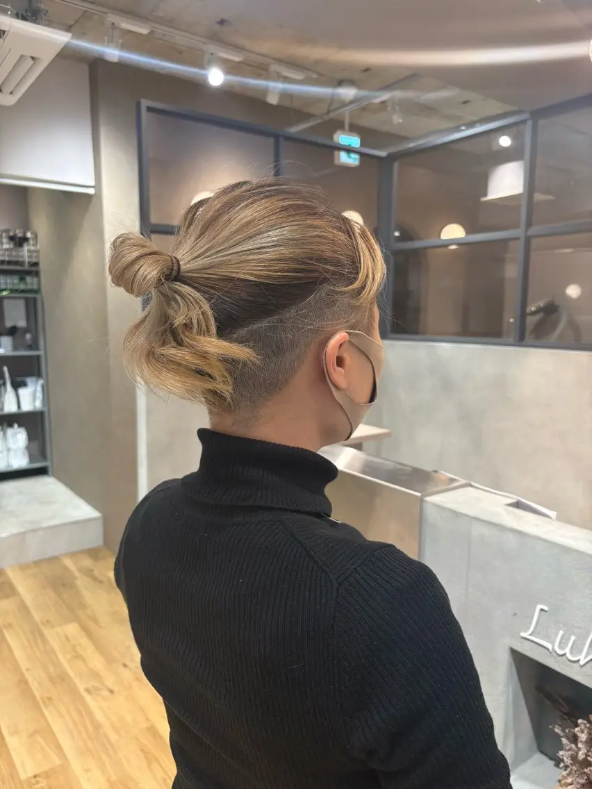ミディアム こうやま みるのヘアスタイル