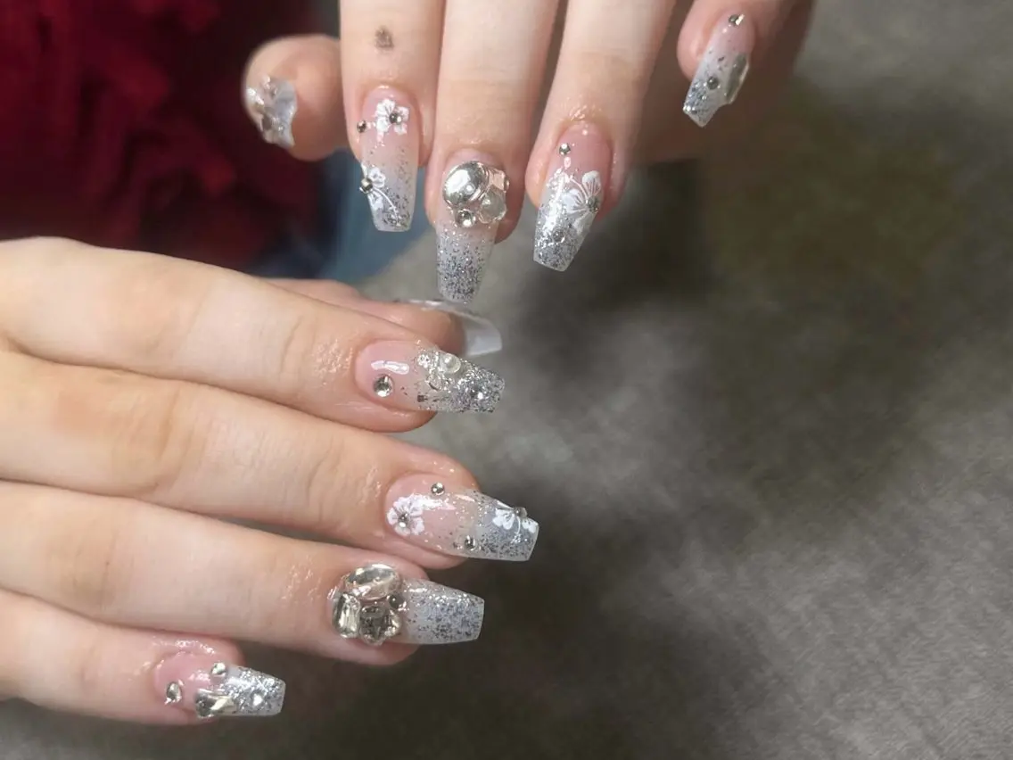 カラーグラデーション🩵ラメグラデーション🎀ソフトジェルオフ込み🍀の写真