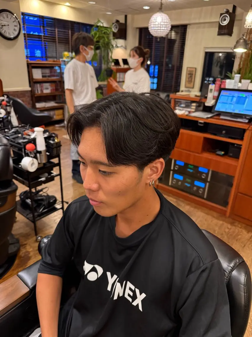 メンズ センターパート 榎宮 隆富のヘアスタイル
