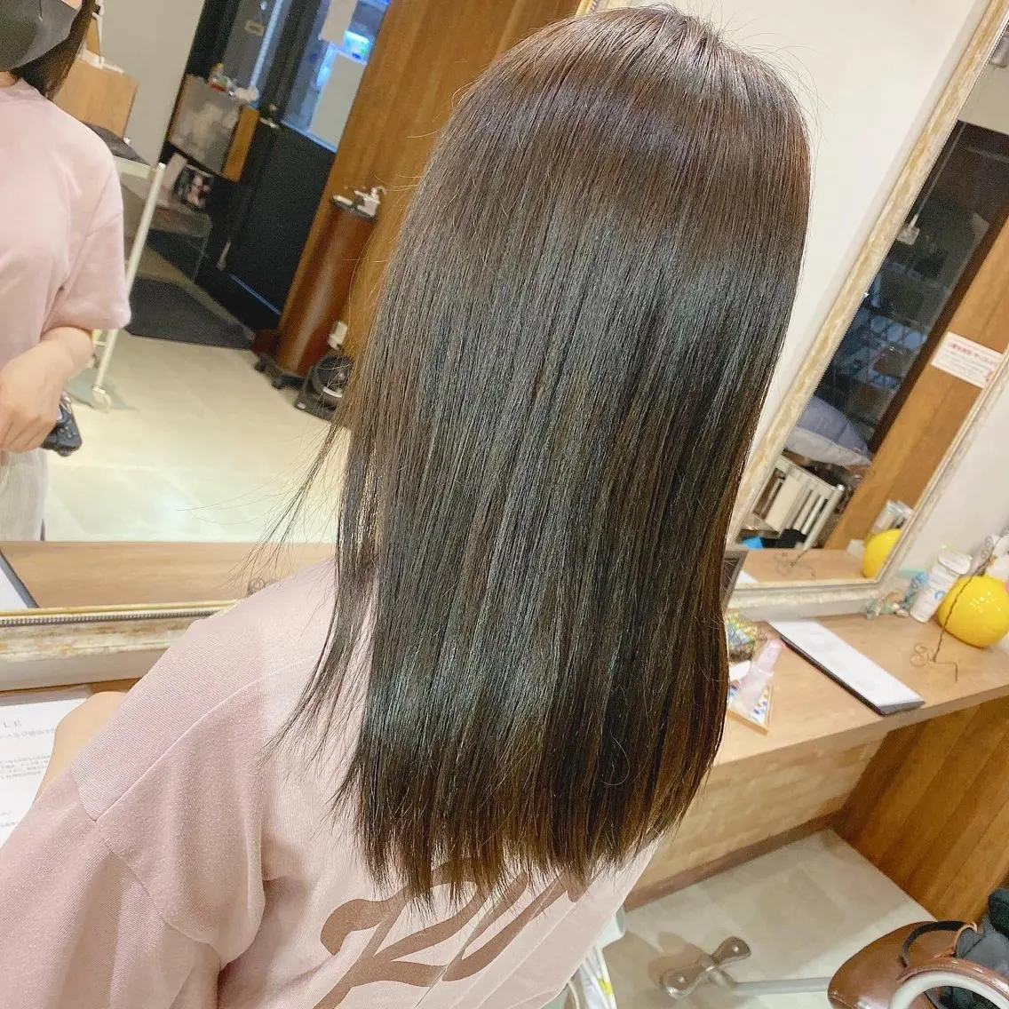 セミロング 髪質改善特化 安東駿介のヘアスタイル