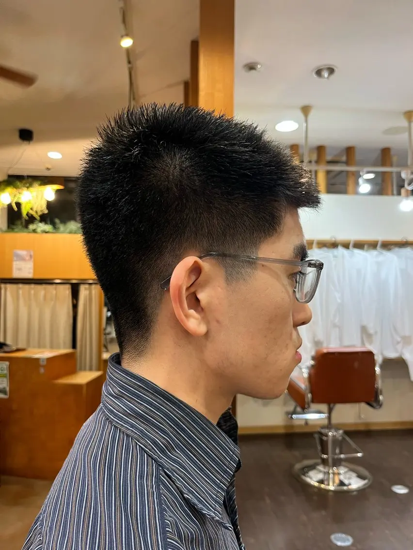 メンズ 刈り上げ しみず ちかえのヘアスタイル