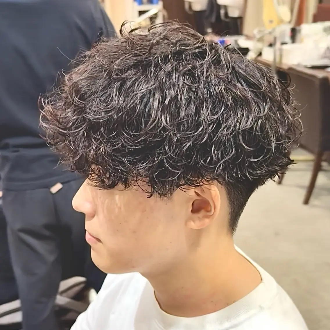 パーマ メンズ メンズパーマ 波巻きパーマ スペインカール/セン ターパート/RYUのヘアスタイル