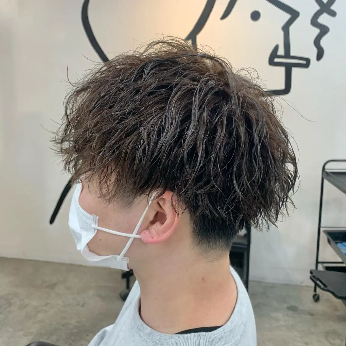 ショート カラー パーマ メンズ メンズブリーチ マッシュ ブリーチ 透明感カラー ブリーチなしカラー カット ヘアカラー パーマ メンズ特化美容師/ 藤戸 椋のヘアスタイル