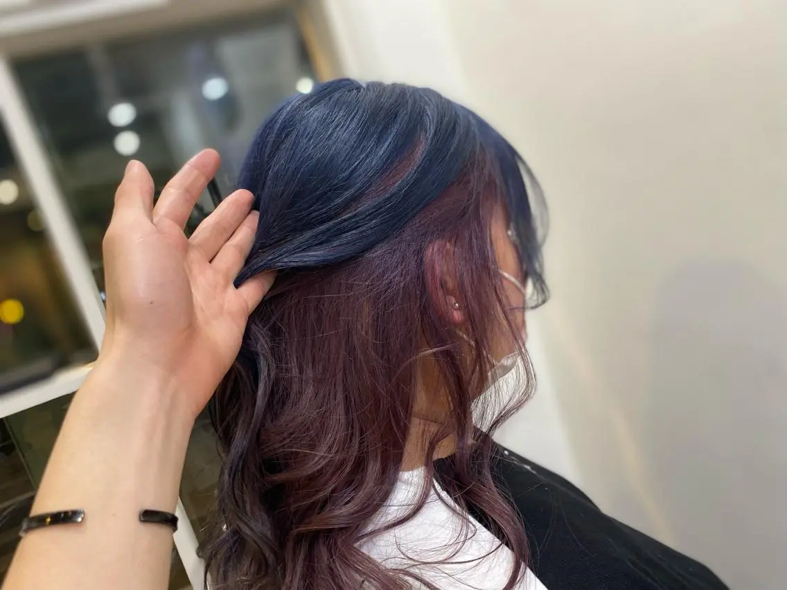 ロング カラー ネイビーカラー パープルカラー ハイトーン&透明感 カラー☘️片山優陽のヘアスタイル