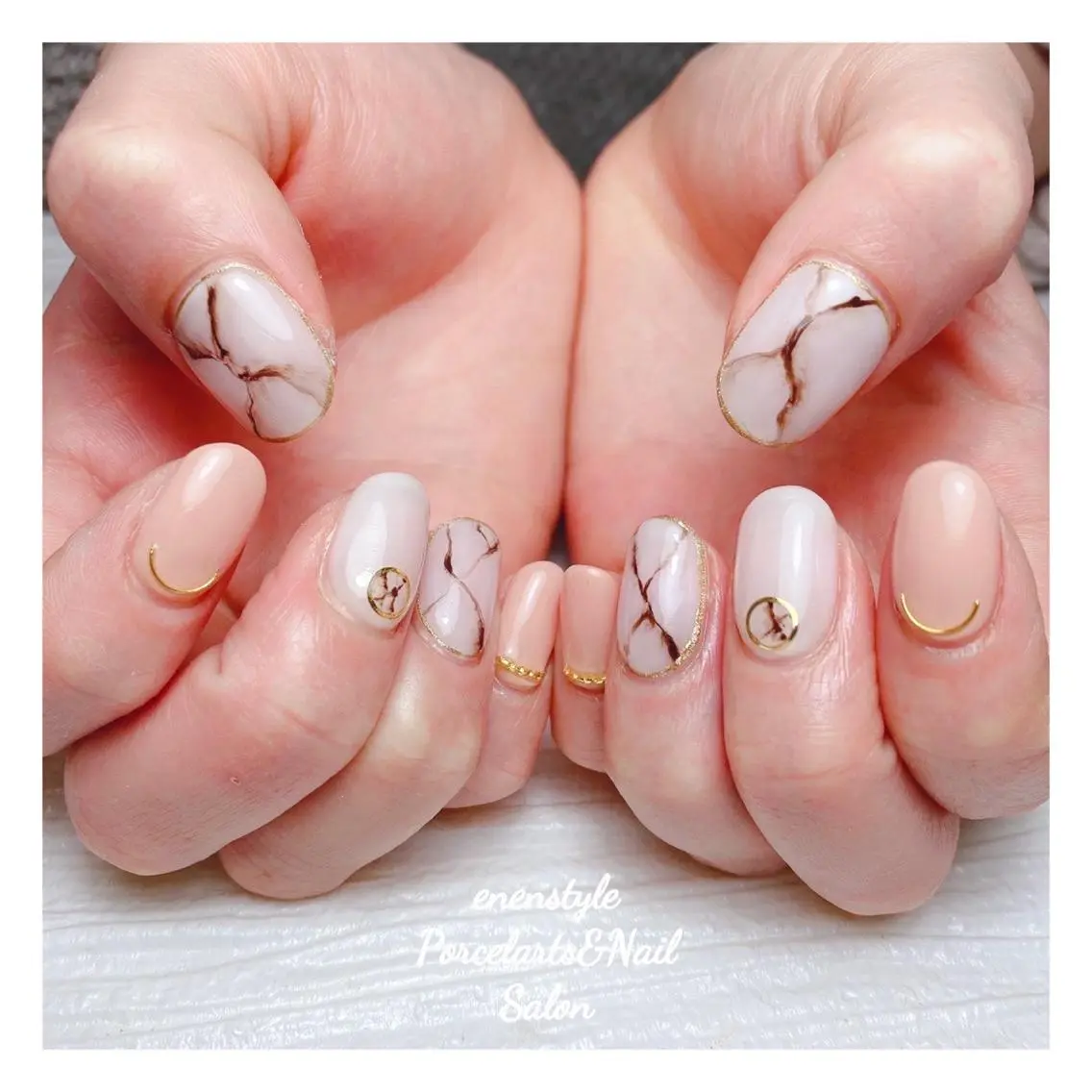 ミディアム ネイル ハンドネイル 🐾enen style 🐾のネイルデザイン