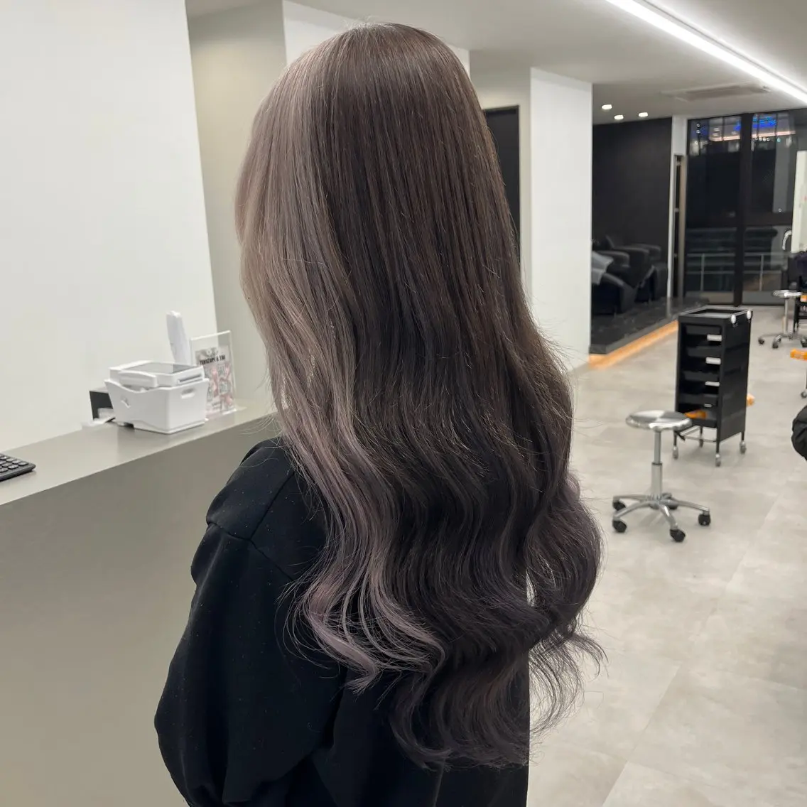 カラー ブリーチ ダブルカラー ハイトーンカラー ラベンダーカラー シルバー ヘアカラー MOMOKA / Lapis今泉店のヘアスタイル