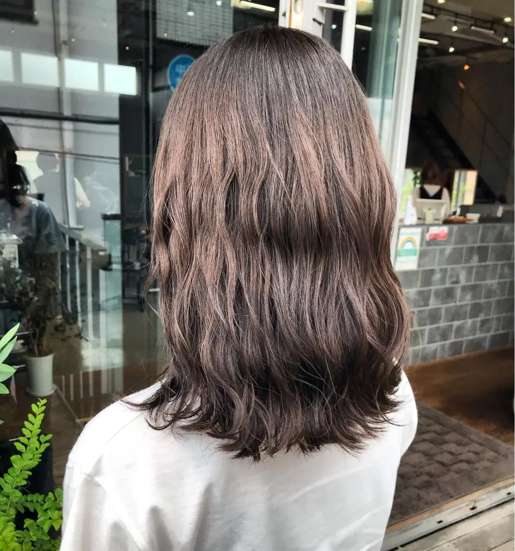 ミディアム ヘアカラー トリートメント うるツヤハイトーン✨ /西川郁巳のヘアスタイル