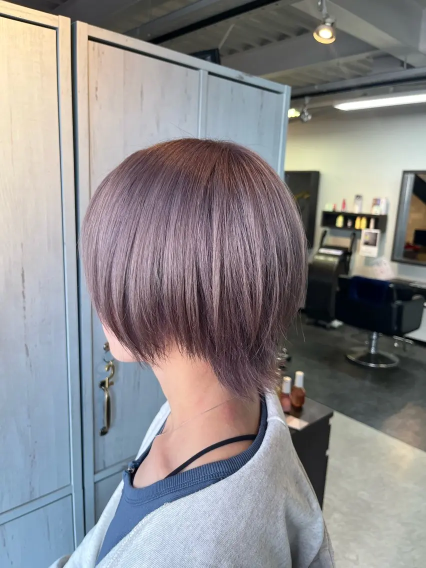 ショート パープルカラー 喜多 佐和のヘアスタイル