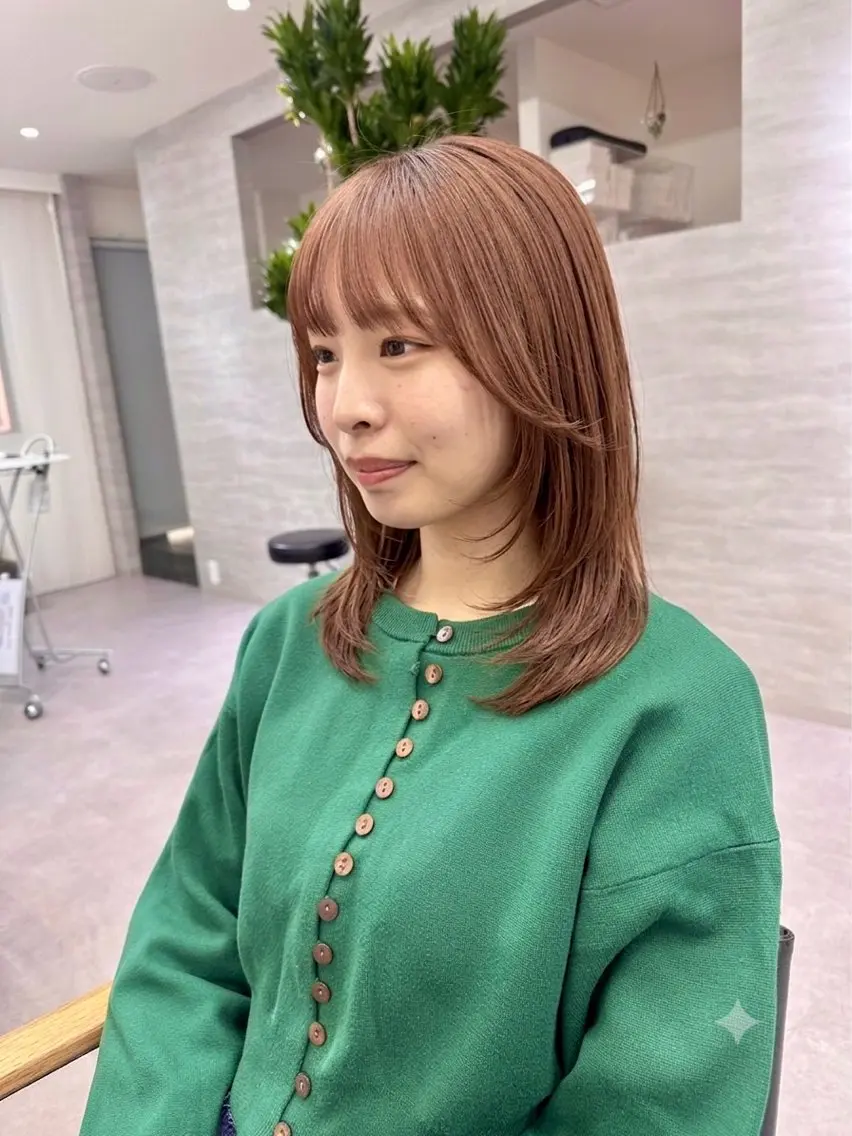 ミディアム レイヤーカット 三村 友華のヘアスタイル