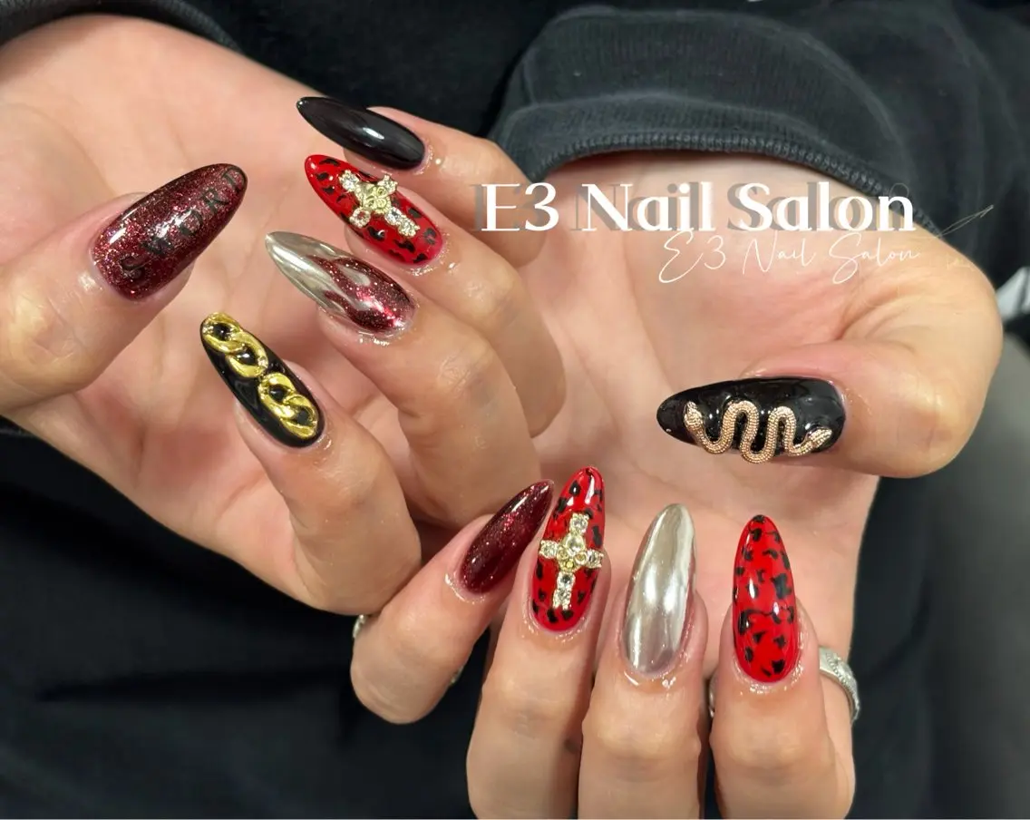 ネイル オーロラネイル フレンチネイル ジェルネイル ガラスフレンチ キラキラネイル ハンドネイル E3 Nail Salonのネイルデザイン