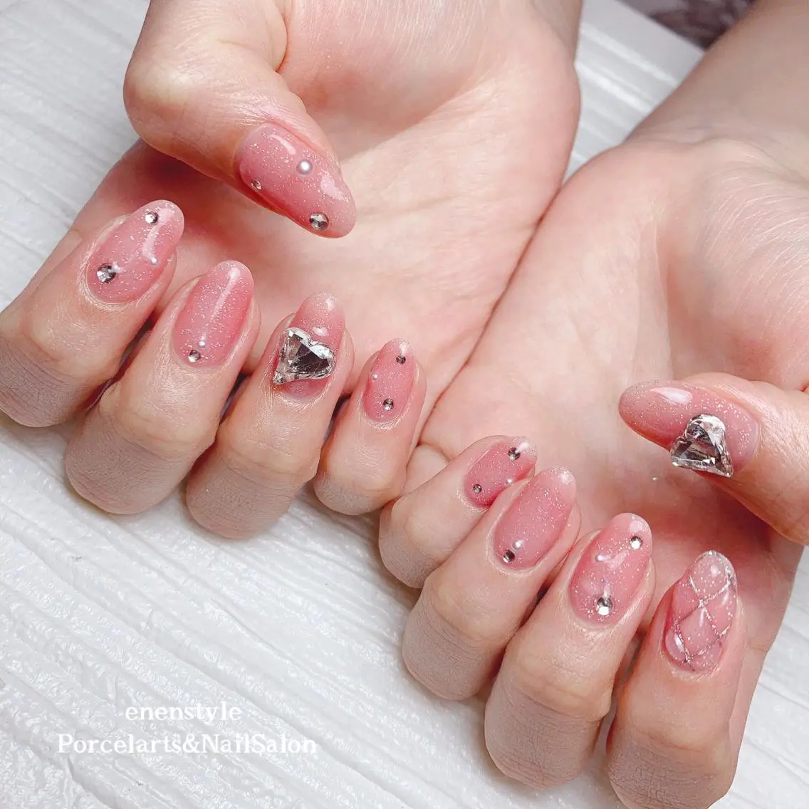 ミディアム 🐾enen style 🐾のネイルデザイン