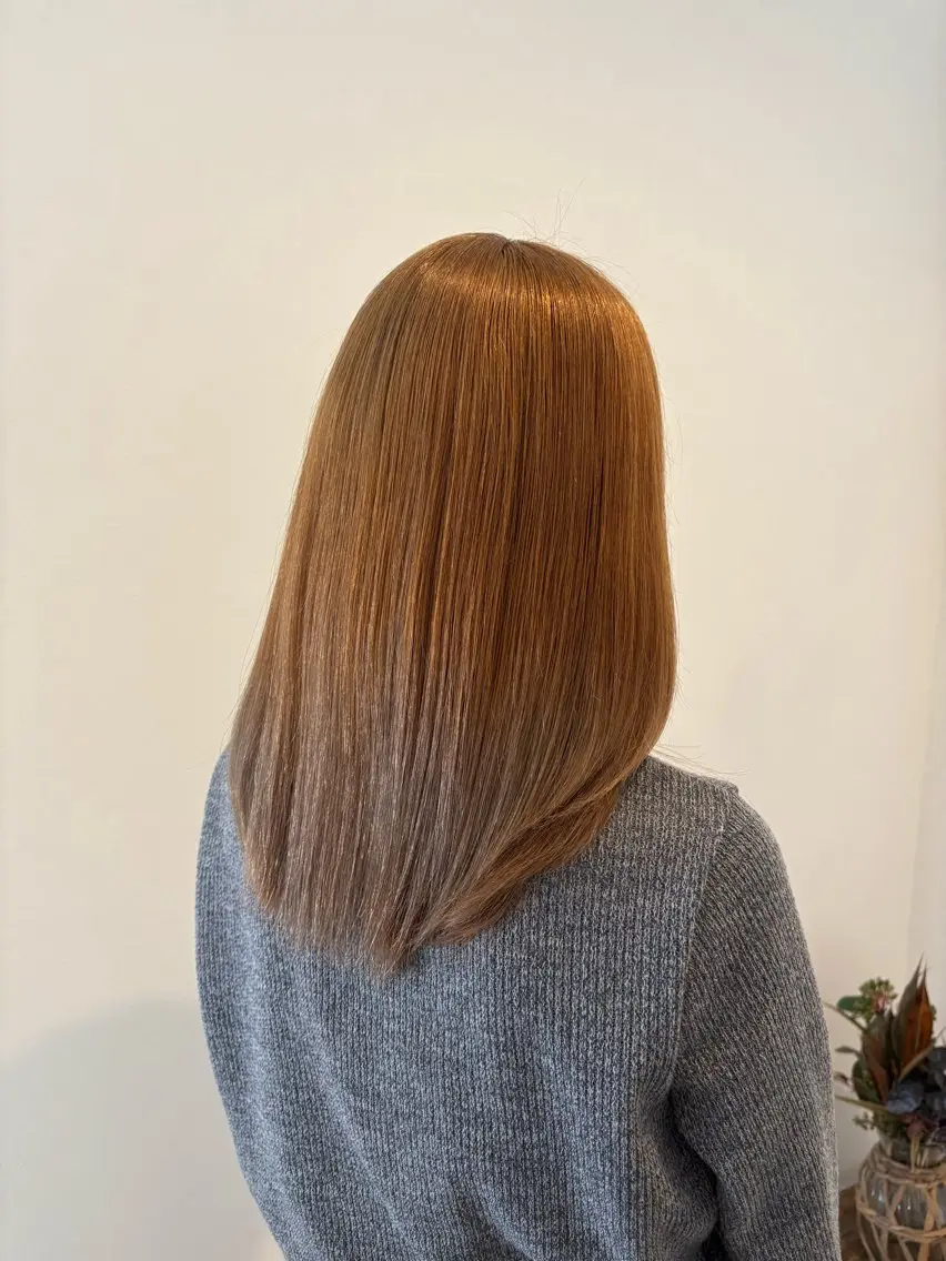 ミディアム カラー ベージュカラー ブリーチ ヘアカラー 黒川 綾音のヘアスタイル