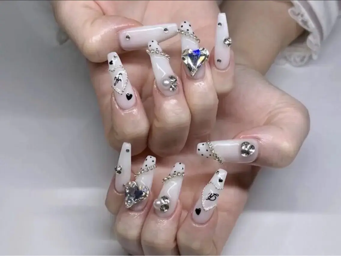 ネイル モアglam ネイルのネイルデザイン