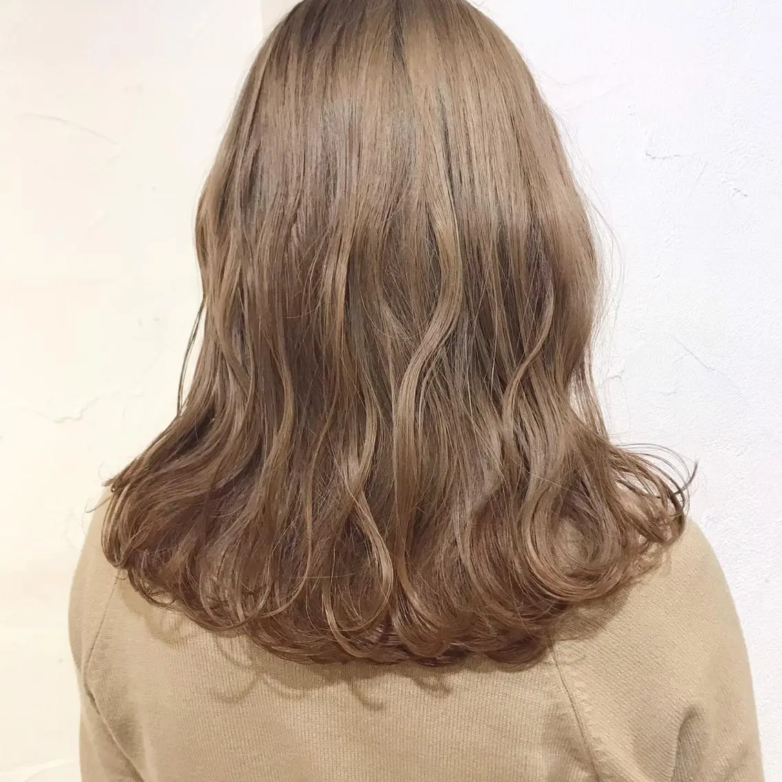セミロング カラー ベージュカラー 藤井 貴美子のヘアスタイル