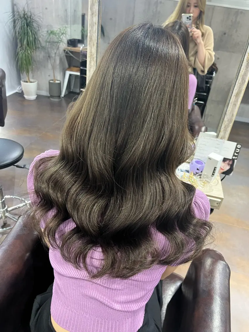 ロング カラー ヘアアレンジ シールエクステ バレイヤージュ ダブルカラー グラデーションカラー ハイライトカラー ミルクティーハイトー ン💖Mikaのヘアスタイル