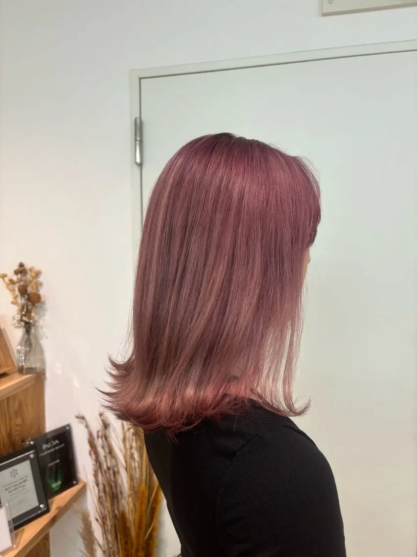 ミディアム カラー ハイトーンカラー 室谷 ゆりあのヘアスタイル