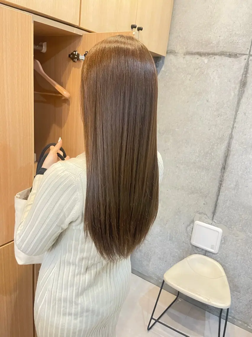 カラー ベージュカラー ブリーチ ブリーチなしカラー オリーブベージュ ヘアカラー TAKUTO🏕️ カラーモデル募集中のヘアスタイル
