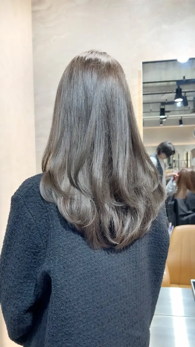 ミディアム カラー ブリーチ 透明感カラー ブリーチなしカラー 髪質改善 レイヤーカット カット ヘアカラー トリートメント 水光カラー/韓国風 /レイヤー/山口のヘアスタイル