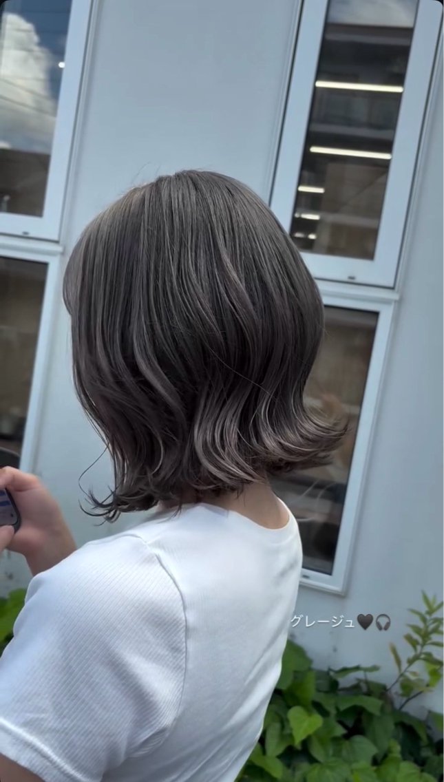 ミディアム ヘアカラー 足立 七彩のヘアスタイル