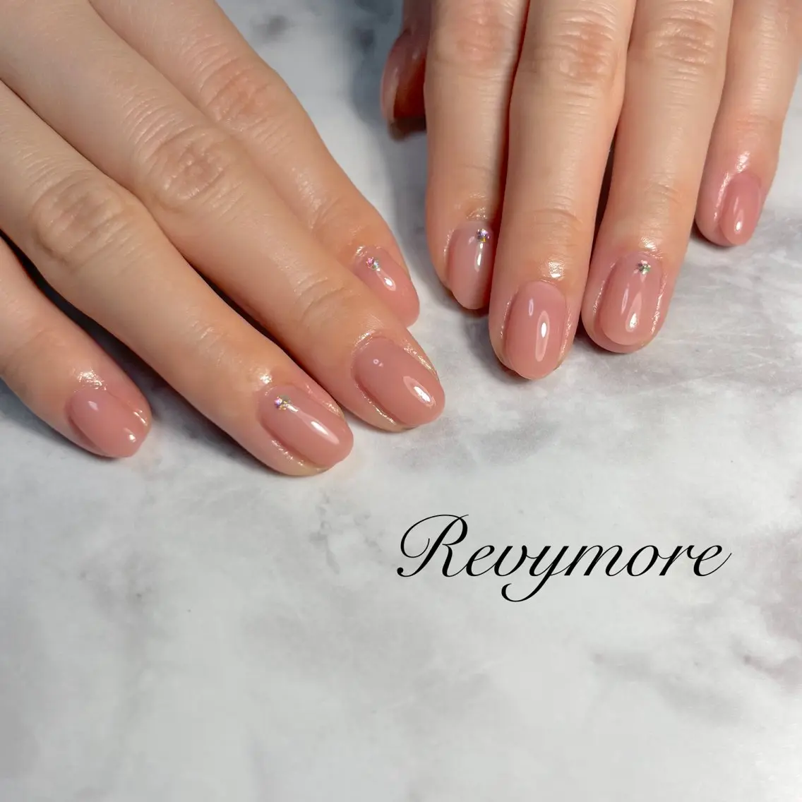 ネイル ジェルネイル ニュアンスネイル オフィスネイル ピンク シンプルネイル nail salon Revymoreのネイルデザイン