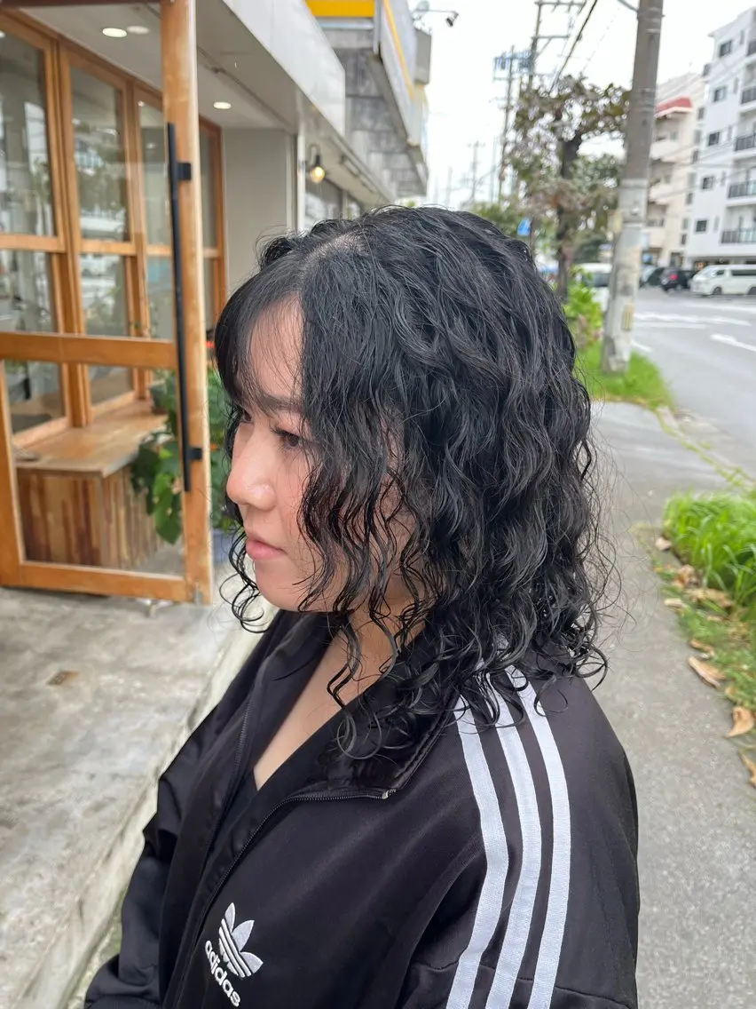 ミディアム パーマ ノハナ💜北谷 BY MY SIDEのヘアスタイル