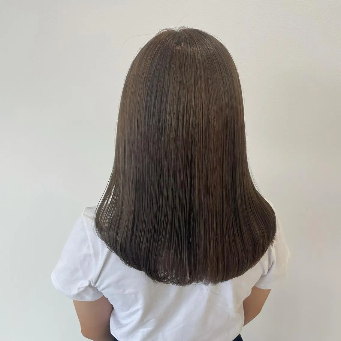 ロング ヘアアレンジ ブリーチ・縮毛矯正 三島佳音のヘアスタイル