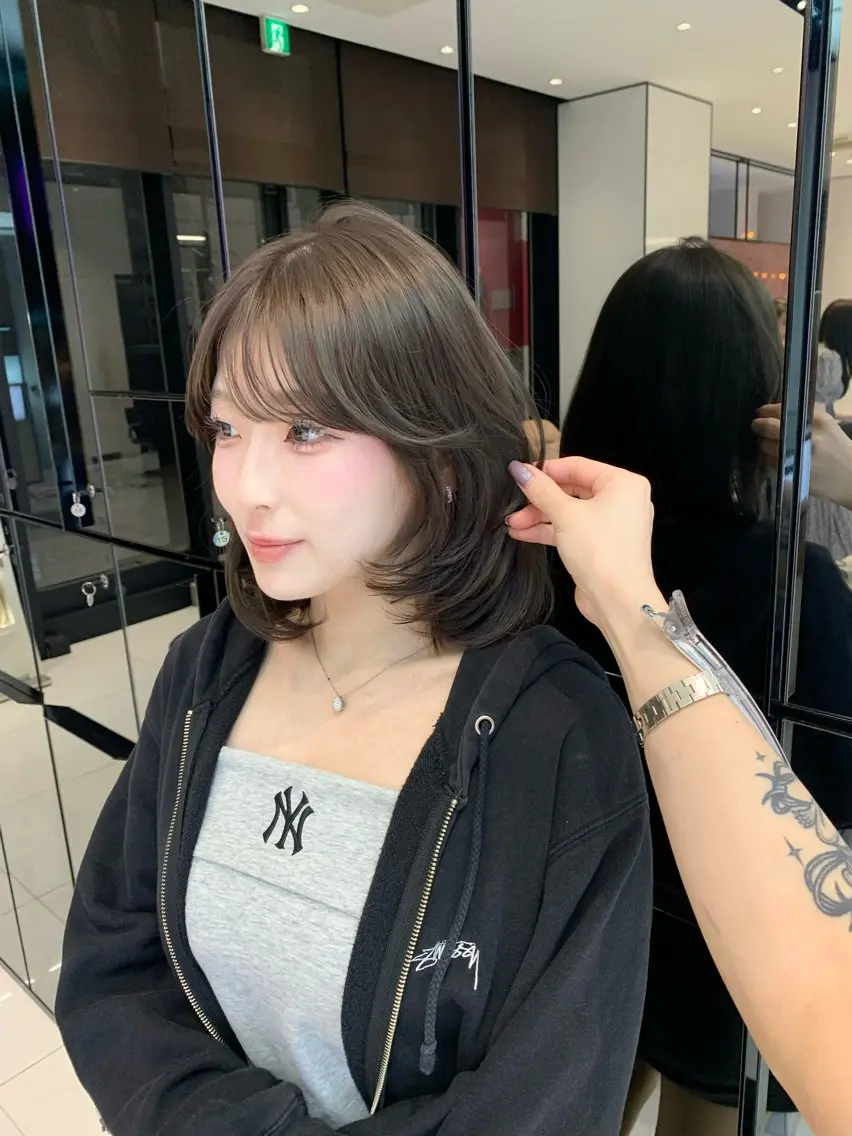 ミディアム カット ヘアカラー keen吉祥寺🐆 レイヤー/NAO🩶のヘアスタイル