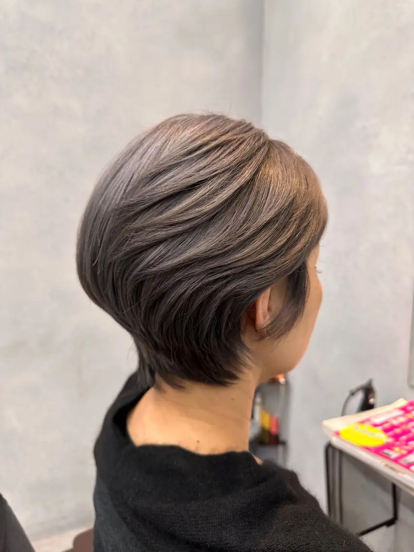 カラー シルバー ✂︎ mina✂︎のヘアスタイル