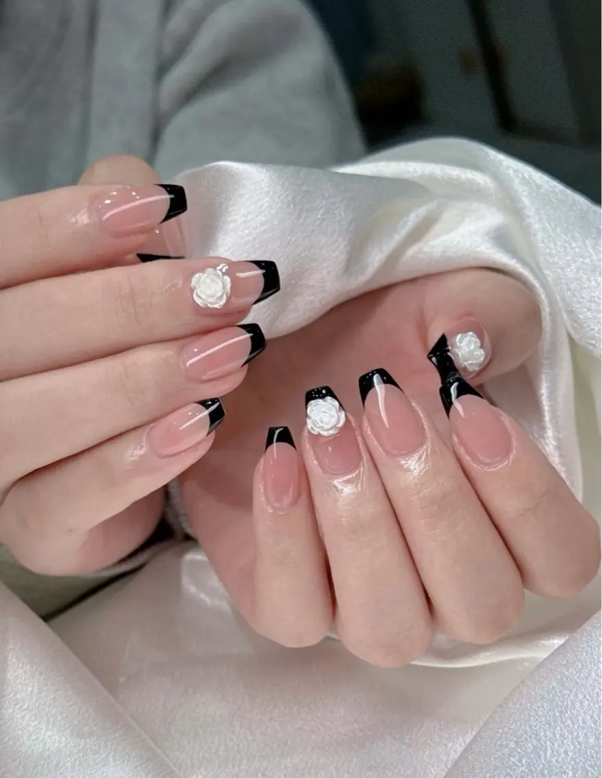 ネイル オーロラネイル ブルー チークネイル フットネイル フレンチネイル HANA NAIL ROOMのネイルデザイン