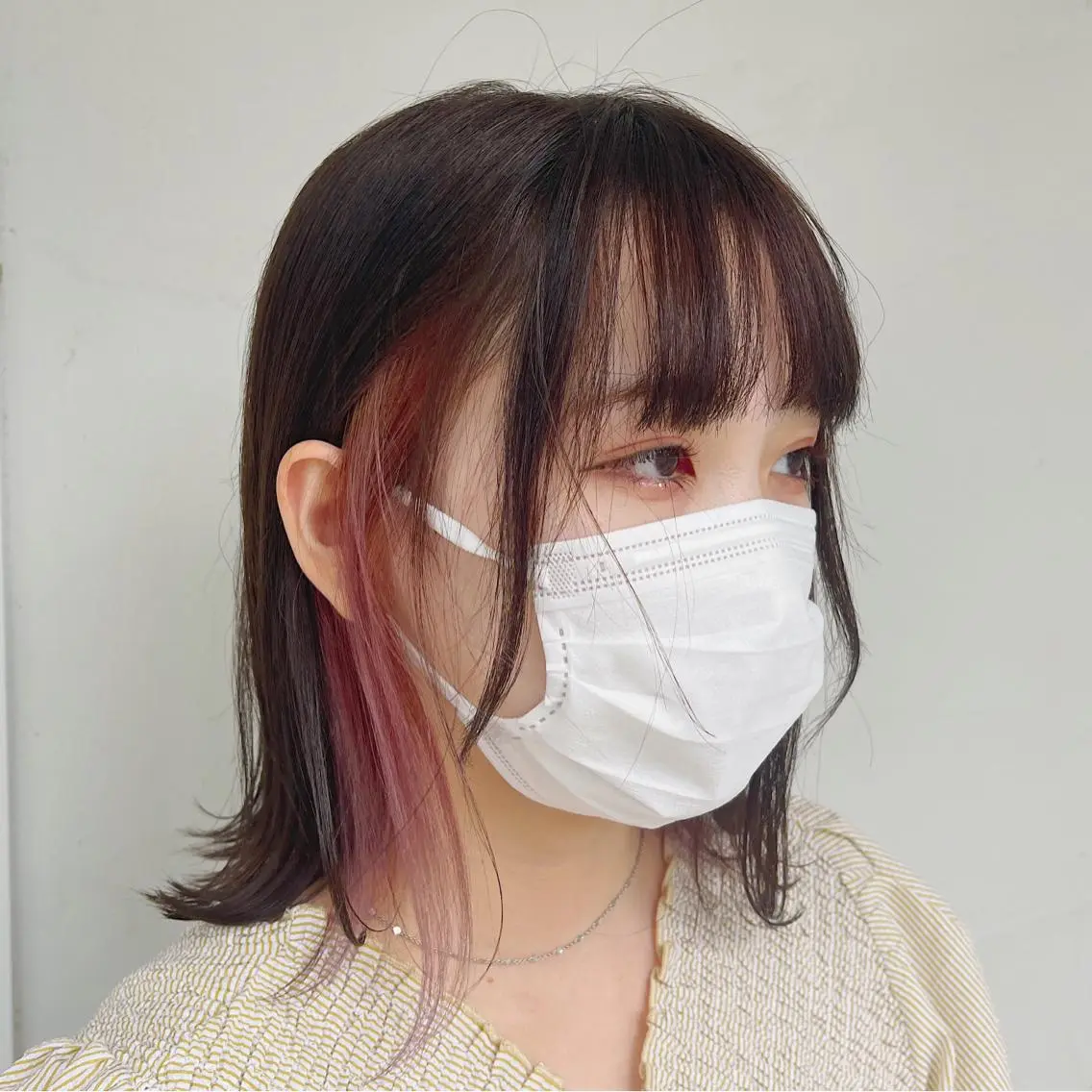 ショート カラー ベージュカラー イヤリングカラー インナーカラー ピンクカラー ピンクベージュ kyon.hair 韓国カットカラーのヘアスタイル