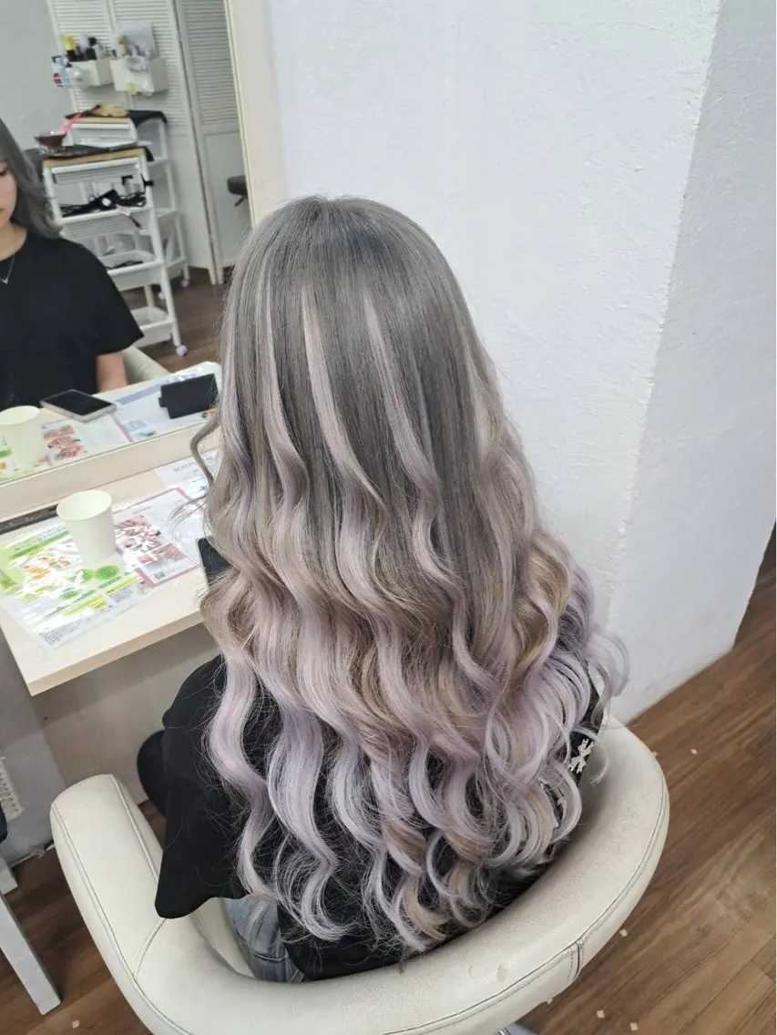 ロング エクステ レイヤーカット エクステ GLOSS 心斎橋 山上のヘアスタイル
