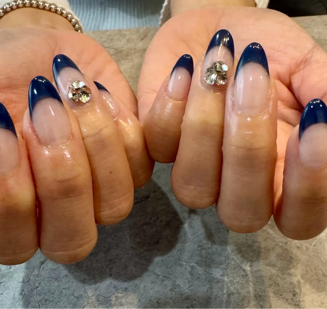 ネイル フレンチネイル ネイビー ハンドネイル Blé nailのネイルデザイン