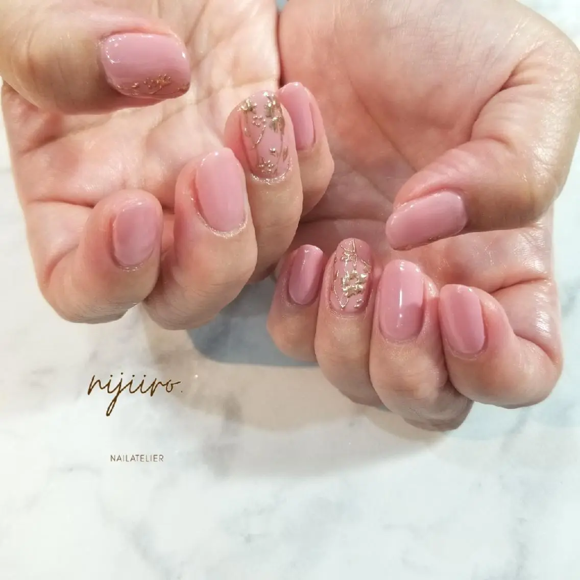 ネイル ミラーネイル ハンドネイル nijiiro🌈 サトウのネイルデザイン