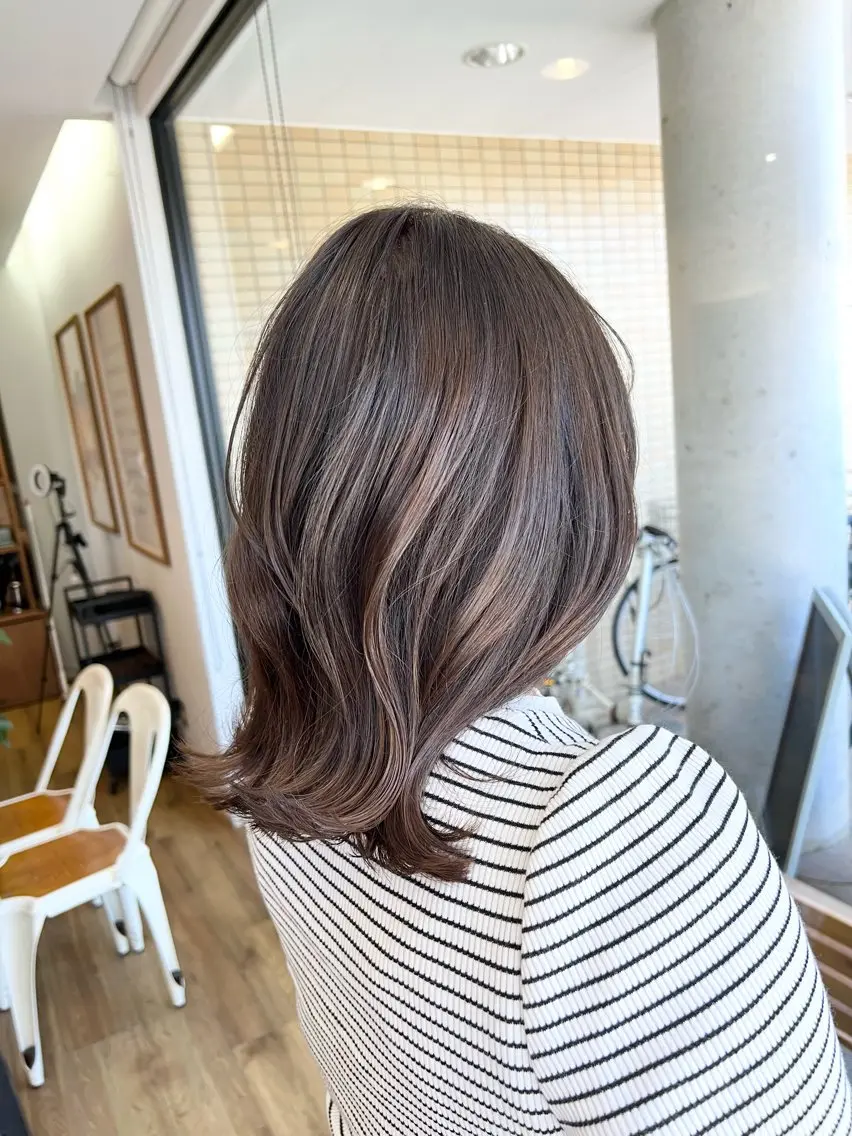 ミディアム カラー ブラウンカラー グレージュ カット ヘアカラー 堀 望美のヘアスタイル