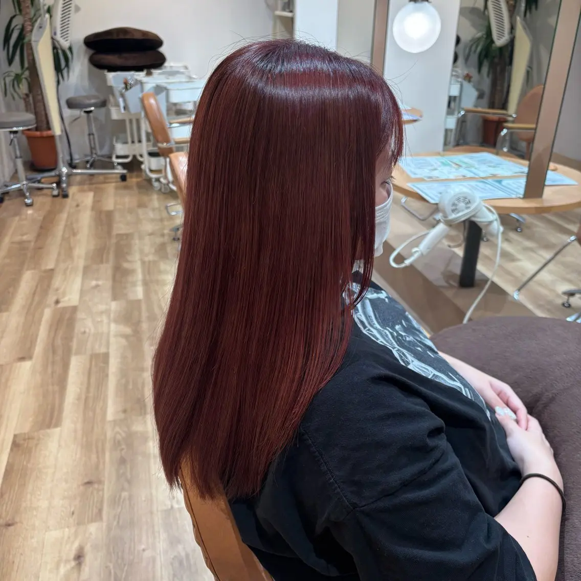 ロング カラー ベージュカラー ピンクカラー ピンクベージュ 顔まわりレイヤー 顔周りカット 小西 七菜子のヘアスタイル