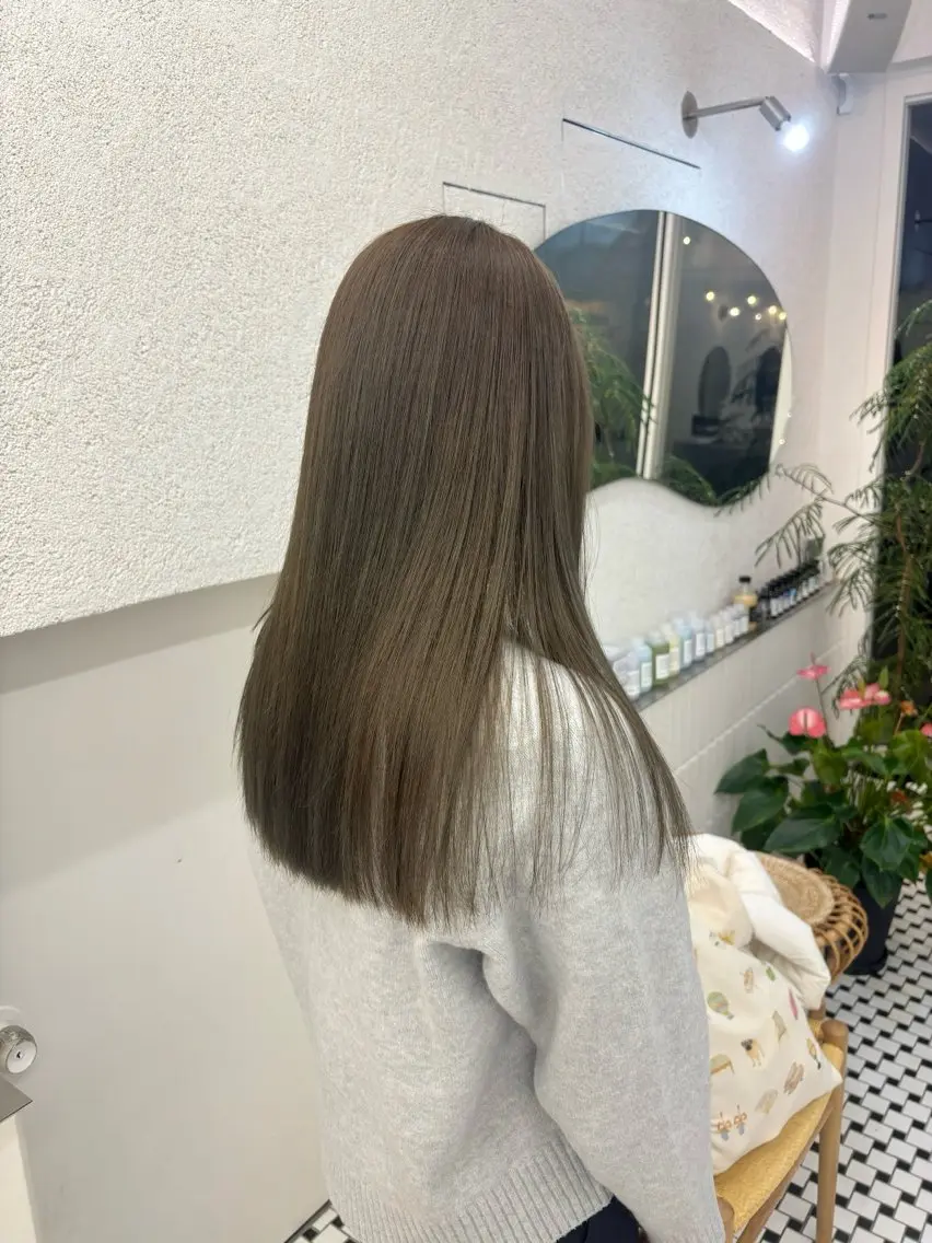 カラー カット ヘアカラー 🧸柔らかベージュ/ 顔周りレイヤー/ミクのヘアスタイル