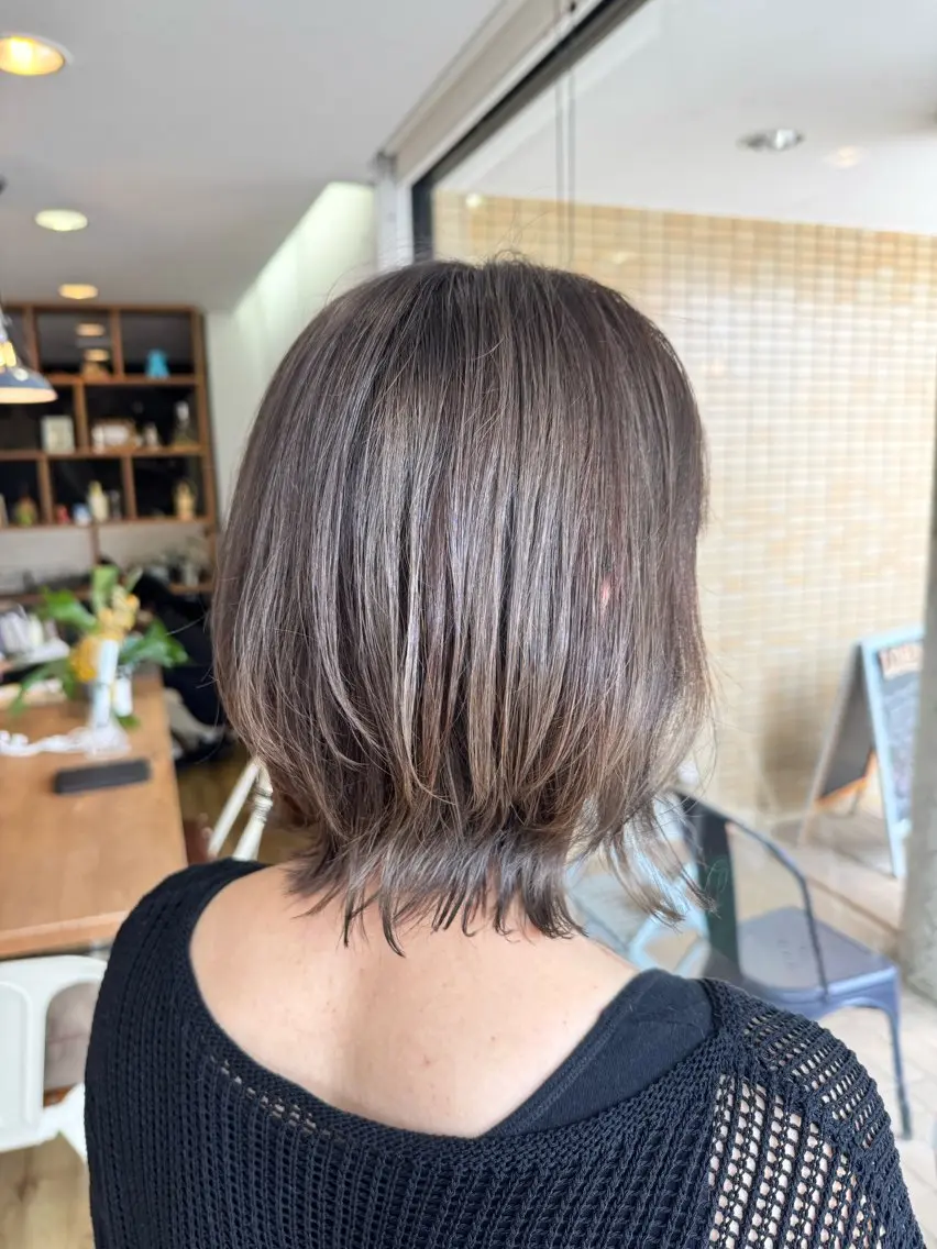 ミディアム カラー ヘアカラー トリートメント ツキダテ ユイのヘアスタイル