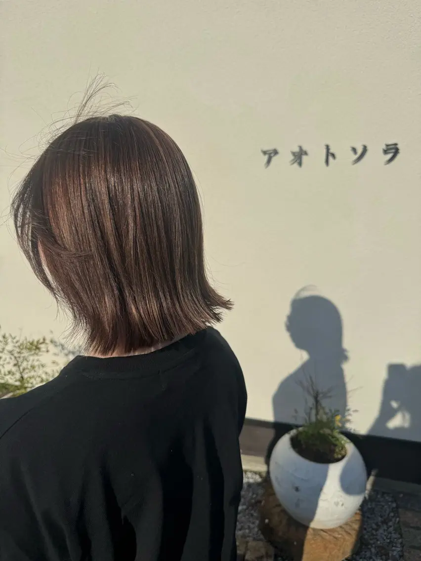 ミディアム カラー ハイライトカラー ボブ ハイライト 外ハネヘア アオトソラ いしざかのヘアスタイル