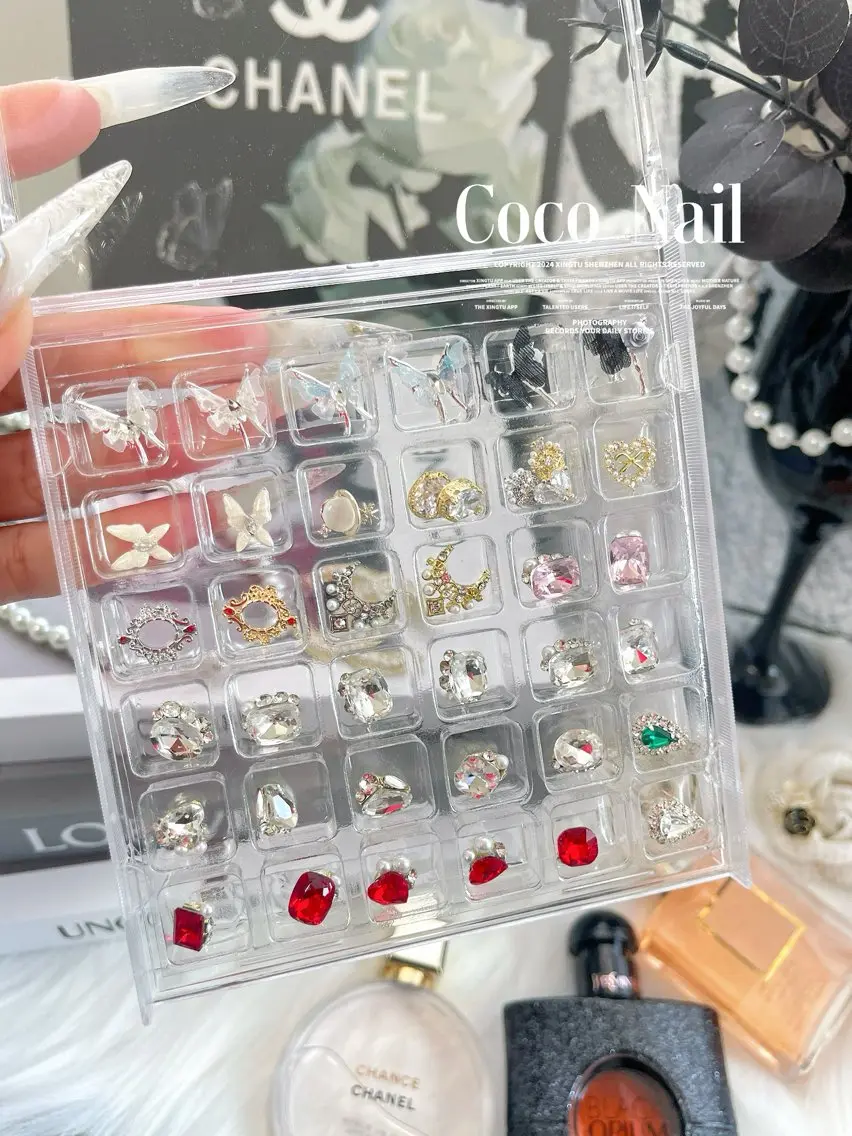 ネイル ストーンネイル Nail Studio 331のネイルデザイン