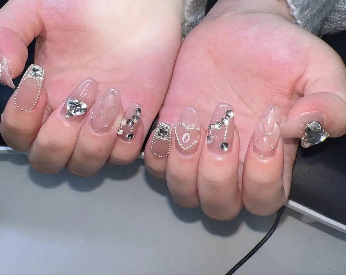 ネイル オーロラネイル チークネイル 長さ出し フットネイル フレンチネイル Lee Nailsのネイルデザイン