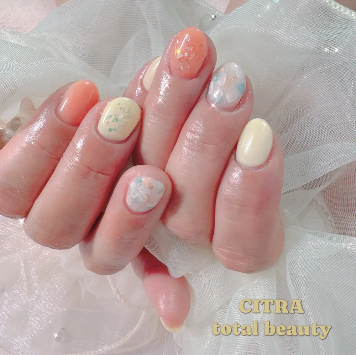 ネイル オレンジ パステルネイル 春ネイル 黄色 ハンドネイル CITRAtotal beautyのネイルデザイン