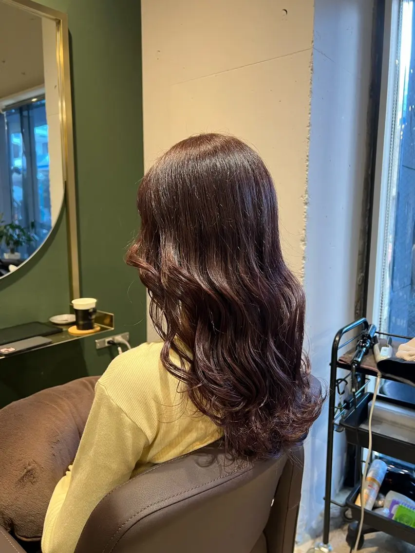 セミロング カラー レッドカラー バイオレットカラー ヘアカラー トリートメント ヘッドスパ カラースペシャリスト しょう🧑🏼‍🎨のヘアスタイル