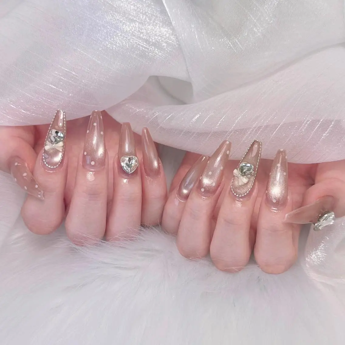 ネイル アニマル柄 フラワーネイル フレンチネイル 韓国ネイル ロングネイル Melia Nail Nambaのネイルデザイン