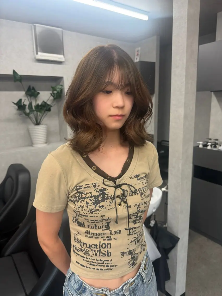 セミロング カラー ベージュカラー ブリーチ ブリーチなしカラー オリーブベージュ ヘアカラー アヤカ （AYAKA）のヘアスタイル