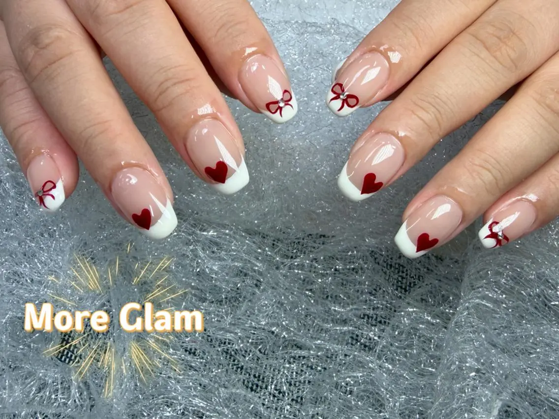 ネイル 長さ出し フットネイル フレンチネイル ジェルネイル ガラスフレンチ MoreGlam ネイルのネイルデザイン