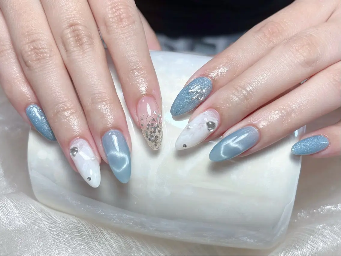 ネイル オーロラネイル チークネイル フレンチネイル ジェルネイル ガラスフレンチ ハンドネイル ハンドケア Nail Jolieのネイルデザイン