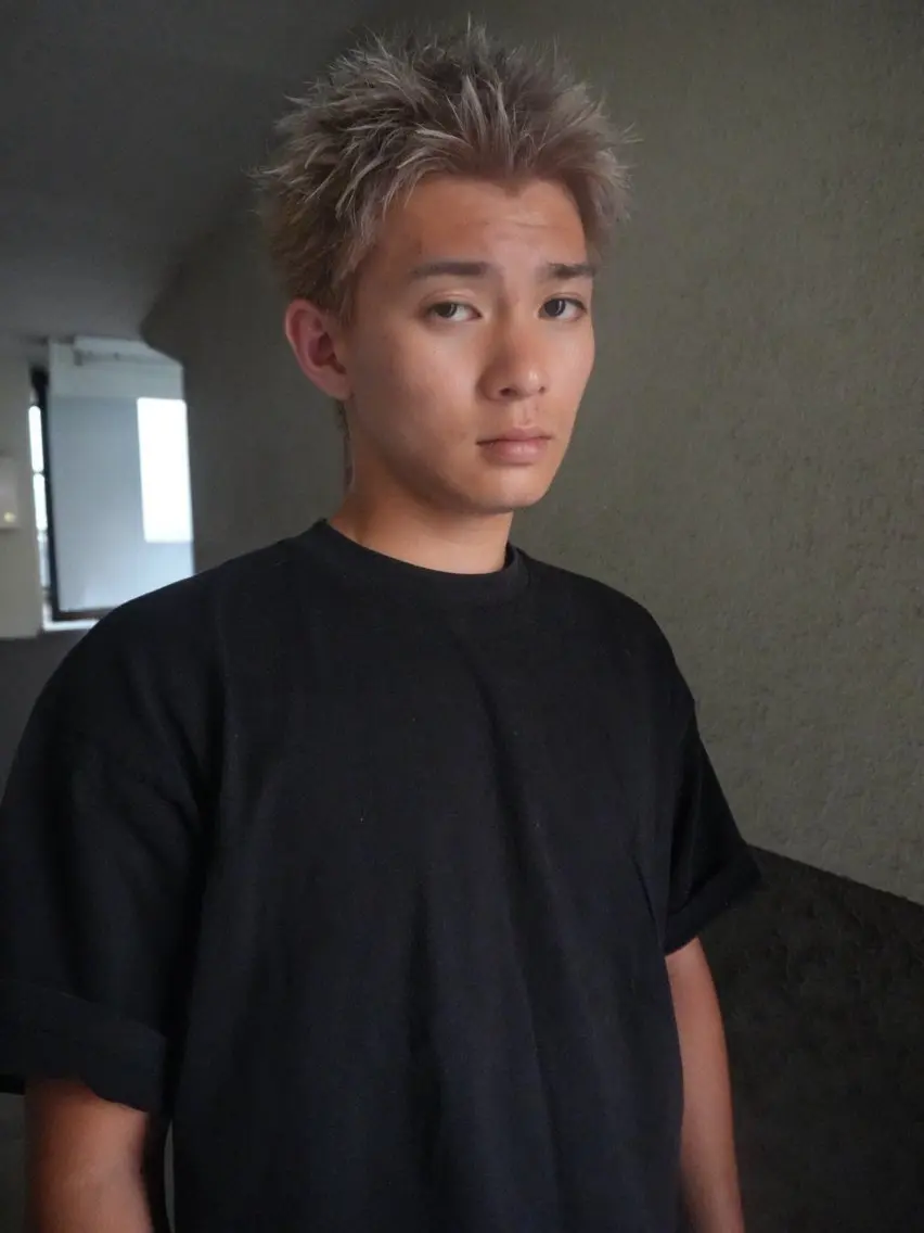 ショート メンズ ヘアカラー キタダ ヒロキのヘアスタイル