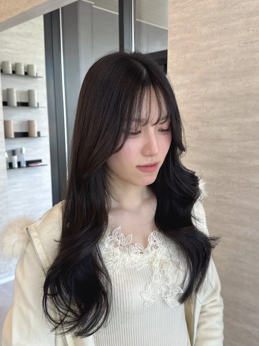 ロング カラー ヘアアレンジ カット ヘアカラー トリートメント 韓国レイヤーカット/ 儚げカラーチナツのヘアスタイル