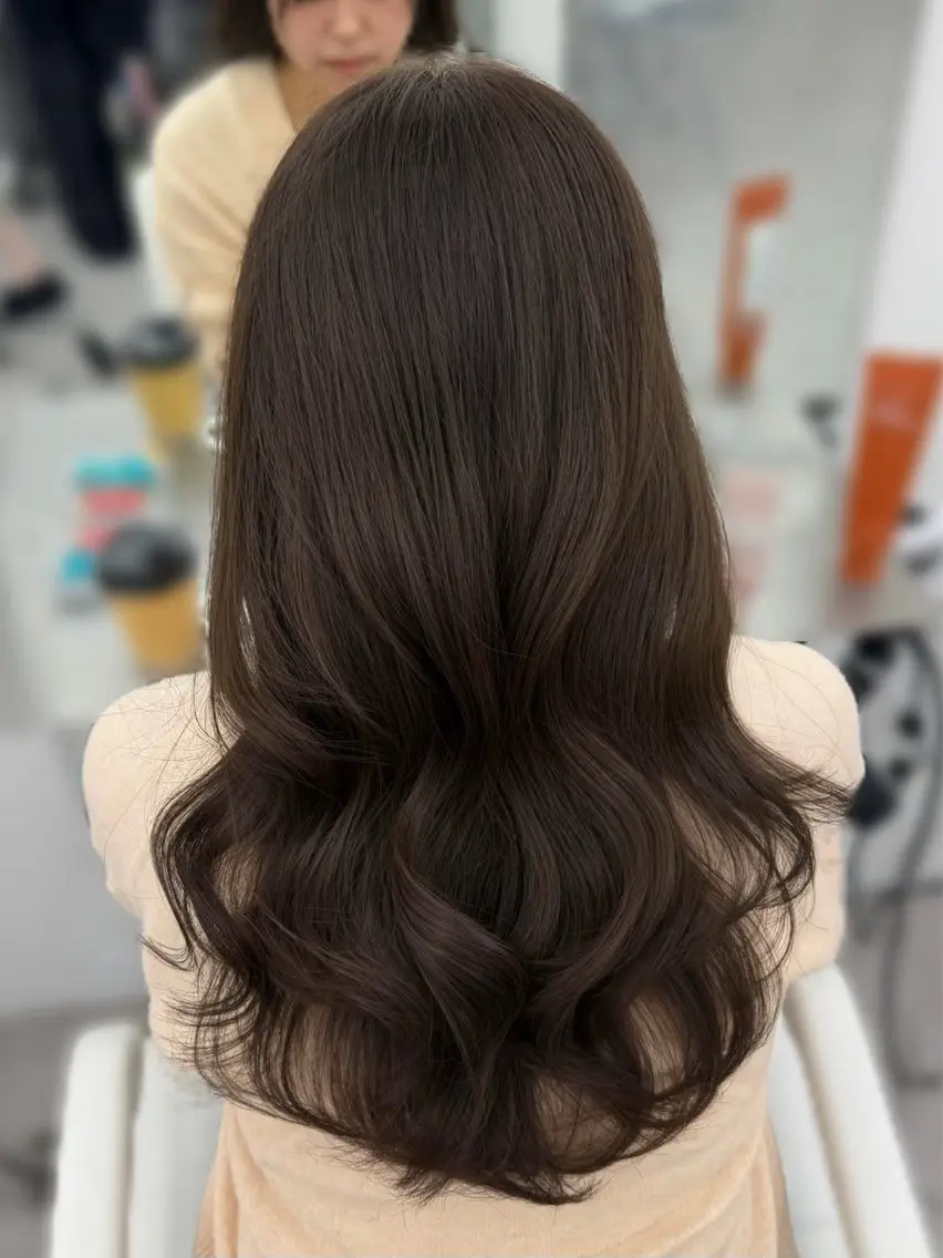 ロング カラー ブラウンカラー マロンブラウン カット ヘアカラー トリートメント 韓国ヘア/顔周り ヘアセット/加藤優里のヘアスタイル