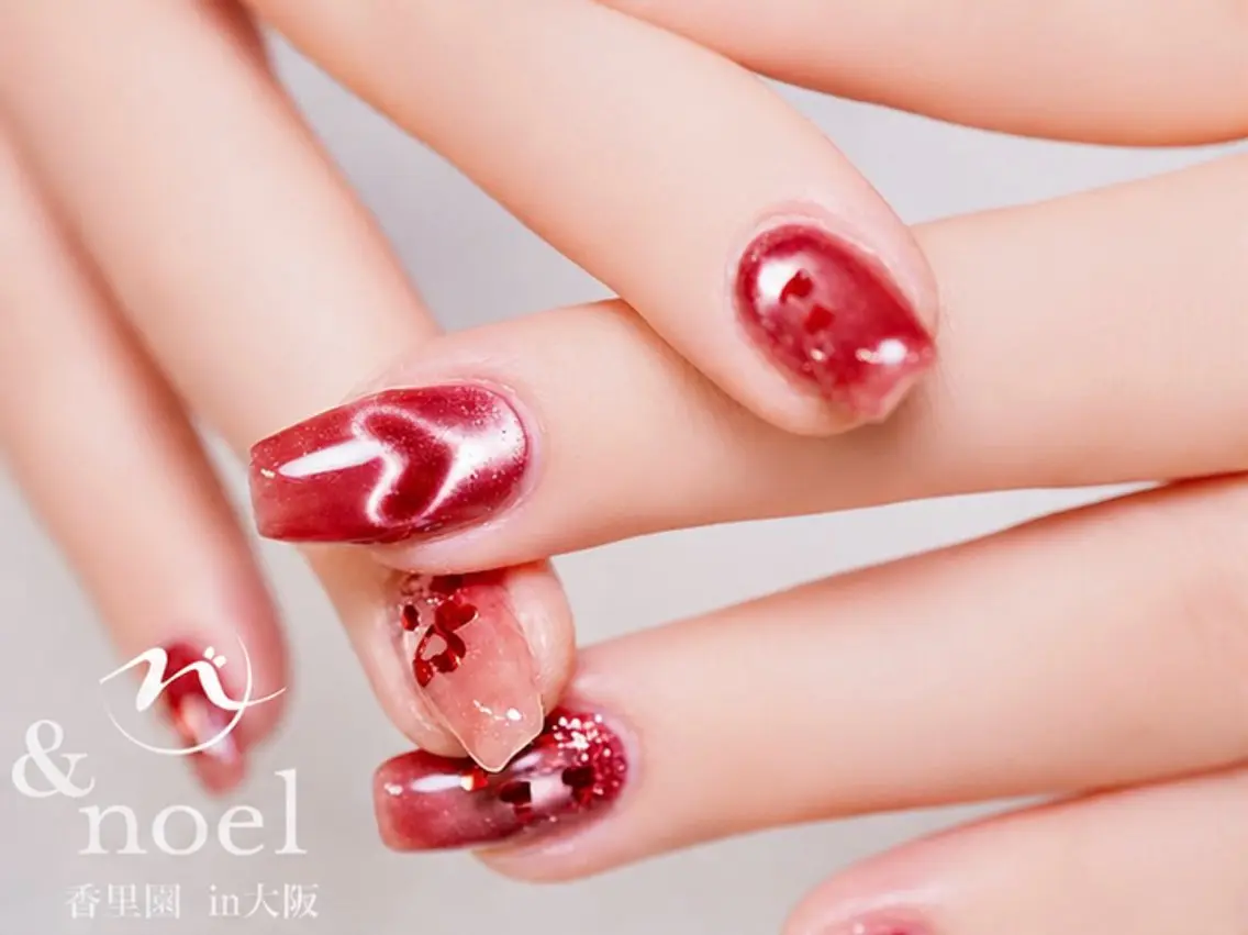 ネイル ハート ホログラムネイル マグネットネイル ハンドネイル Nailsalon &Noelのネイルデザイン